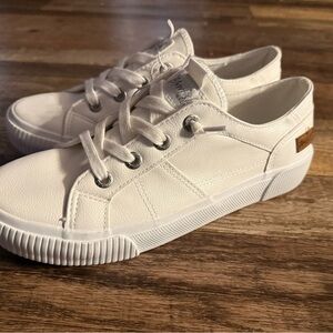 Blowfish Off-White Casual Sneakers